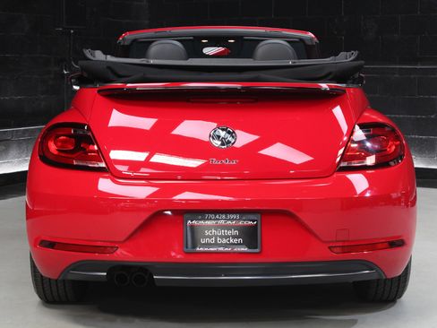 Used 2018 Volkswagen Beetle 2.0T S image 17