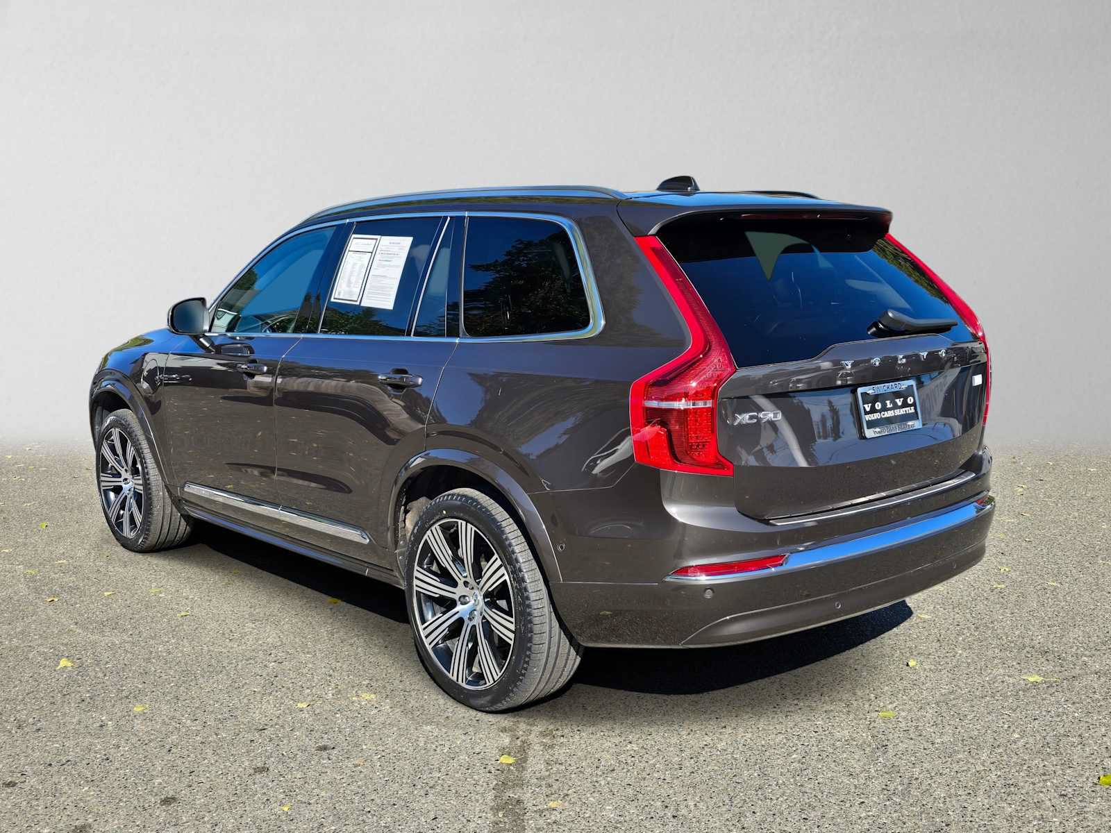 Used 2024 Volvo XC90 T8 Ultimate w/ Protection Package Premier AWD/4WD image 5