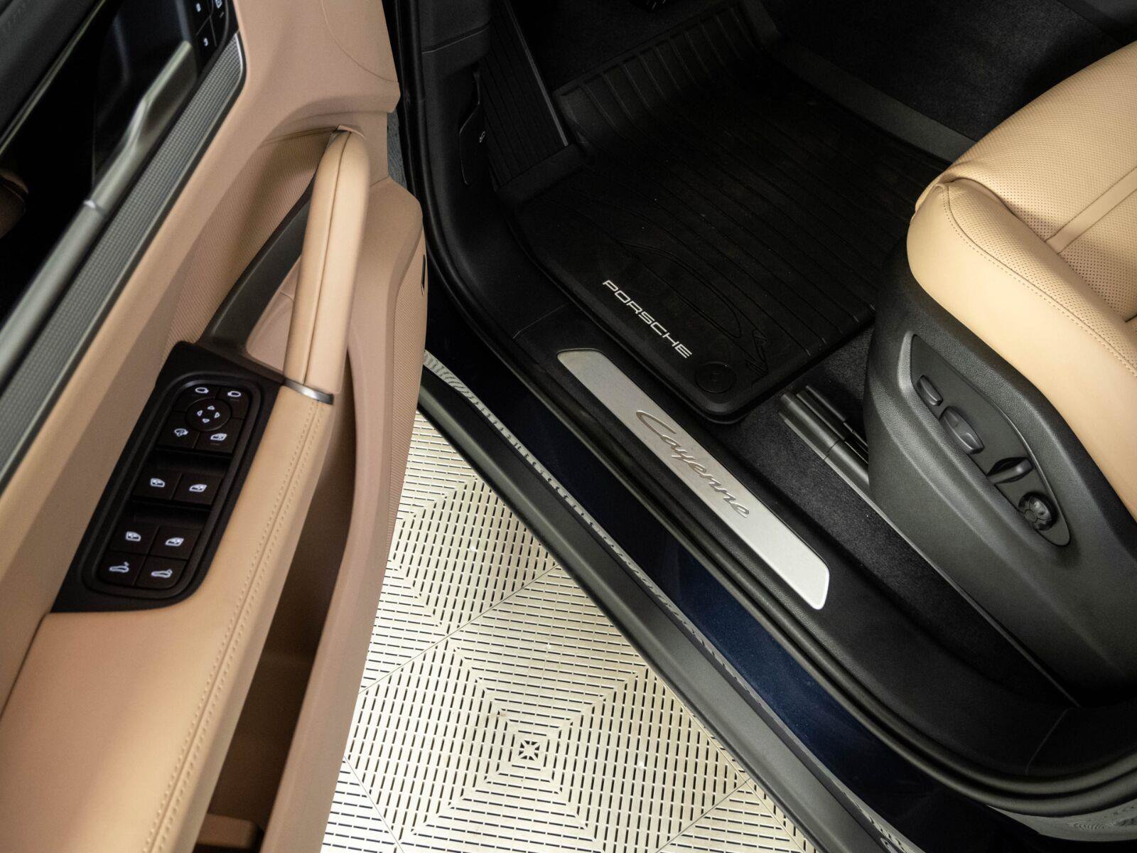 New 2026 Porsche Cayenne AWD/4WD image 8