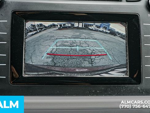 Used 2018 Toyota Highlander LE image 37