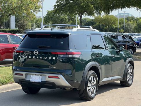 Used 2023 Nissan Pathfinder SL AWD/4WD image 4