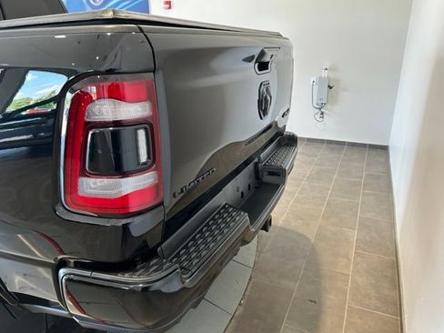 Used 2020 RAM 1500 Limited w/ Black Appearance Package AWD/4WD image 5