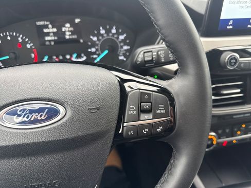 Used 2022 Ford Escape SE w/ Cold Weather Package image 32