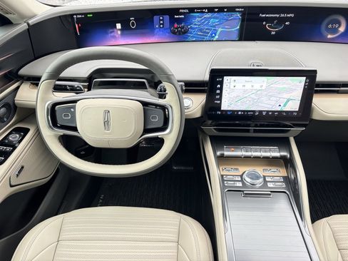 New 2025 Lincoln Nautilus Reserve image 3