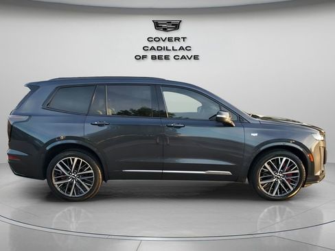 Certified 2022 Cadillac XT6 Sport image 11