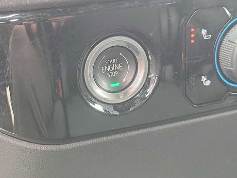 Used 2023 Chevrolet Silverado 1500 LT image 24