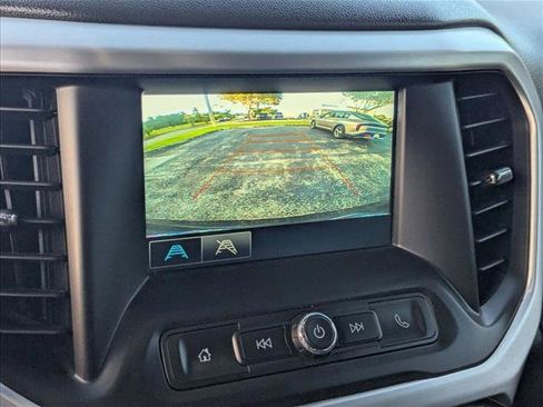 Used 2019 GMC Acadia SLE image 14