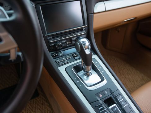 Used 2015 Porsche 911 Turbo S image 27