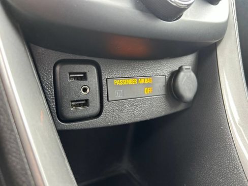 Used 2020 Chevrolet Trax LT FWD image 30