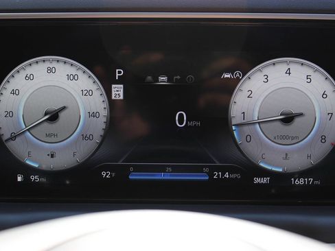 Used 2023 Hyundai Tucson Limited AWD/4WD image 15