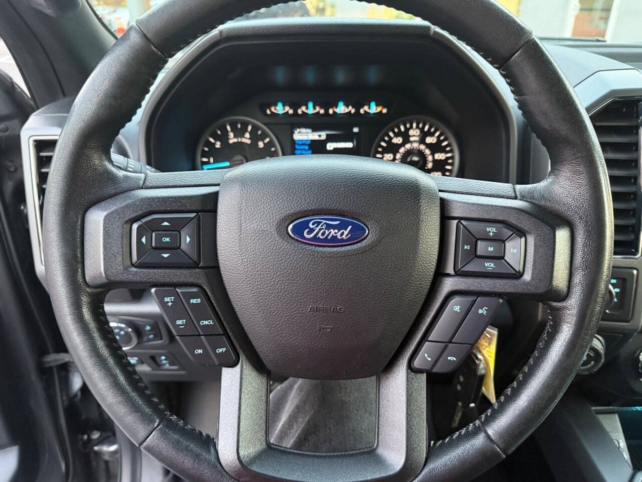 Used 2020 Ford F150 XLT w/ Equipment Group 302A Luxury AWD/4WD image 24