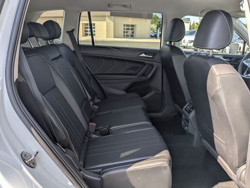 Used 2024 Volkswagen Tiguan SE AWD/4WD image 31