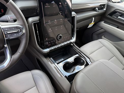 New 2026 GMC Yukon XL Elevation w/ Elevation Premium Package AWD/4WD image 36