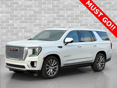 Used 2022 GMC Yukon Denali w/ Advanced Technology Package image 3