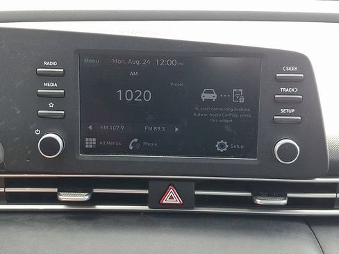 Certified 2022 Hyundai Elantra SE FWD image 16