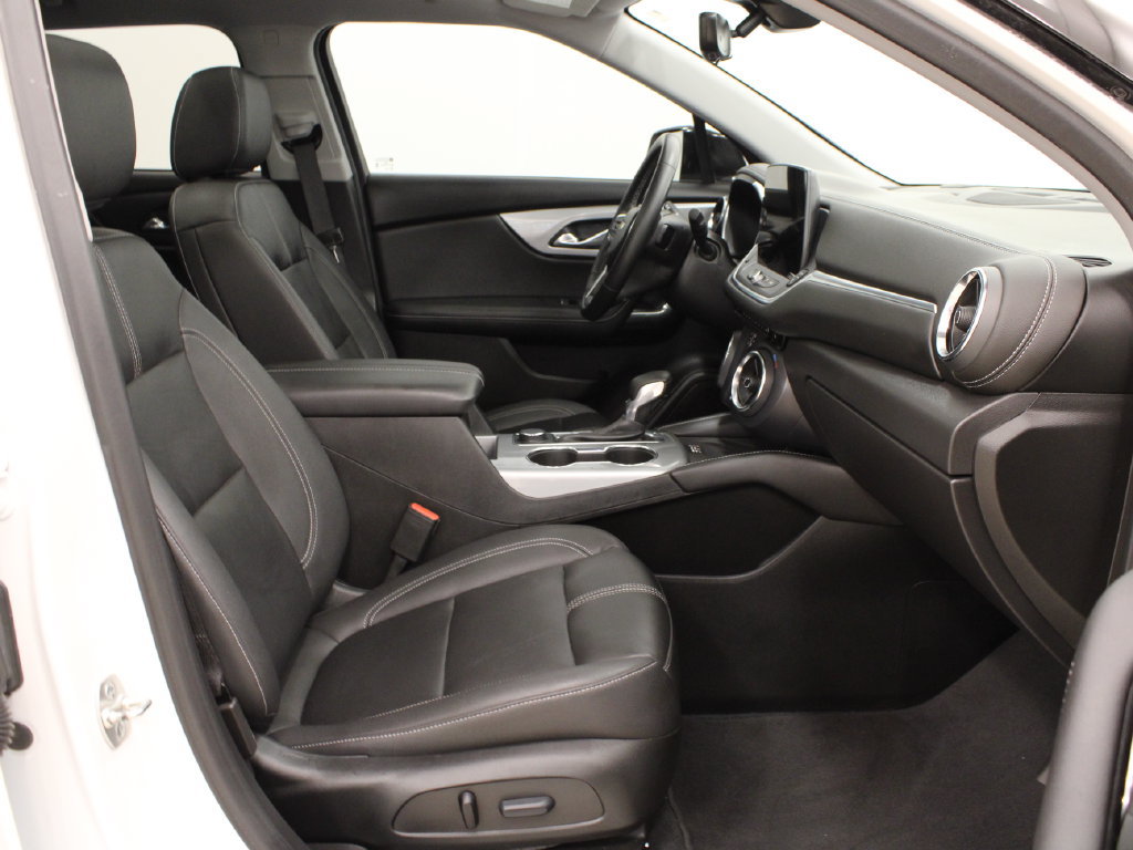 Used 2024 Chevrolet Blazer LT w/ Sound & Technology Package FWD image 18