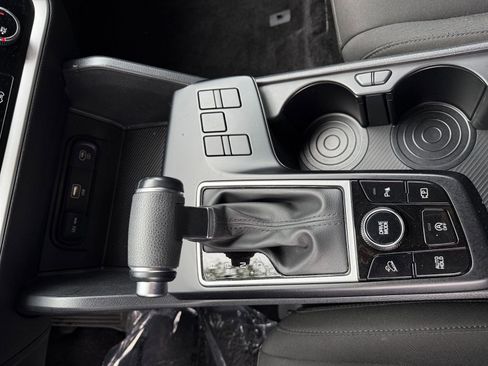 Used 2025 Kia Sportage LX FWD image 38