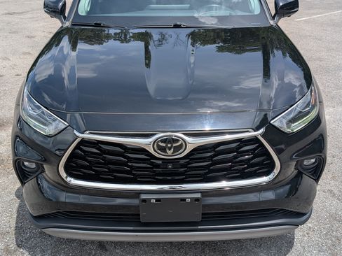 Used 2023 Toyota Highlander Platinum AWD/4WD image 12