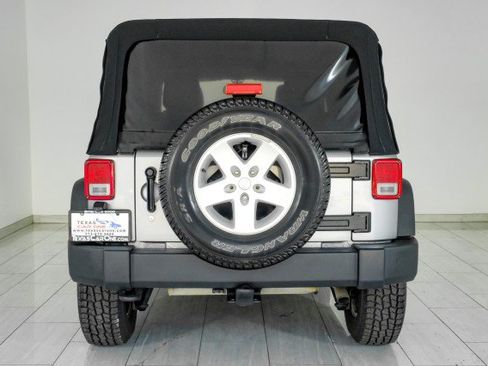 Used 2017 Jeep Wrangler Unlimited Sport w/ Quick Order Package 24S AWD/4WD image 7