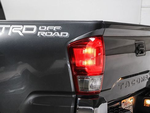 Certified 2017 Toyota Tacoma TRD Off-Road w/ Tow Package RWD image 12