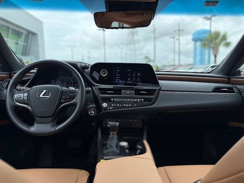 Used 2025 Lexus ES 350 w/ Premium Package FWD image 13