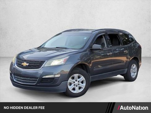 Used 2014 Chevrolet Traverse LS FWD image 1