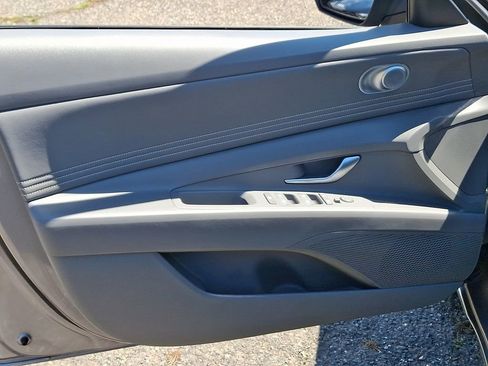 Used 2023 Hyundai Elantra SEL w/ Convenience Package FWD image 12
