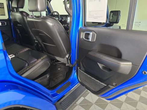 Used 2023 Jeep Wrangler Unlimited Sahara AWD/4WD image 38