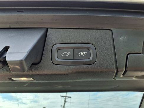 Certified 2024 Volvo XC60 B5 Plus AWD/4WD image 11