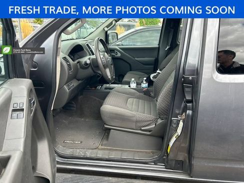Used 2016 Nissan Frontier SV w/ SV Value Truck Package AWD/4WD image 8