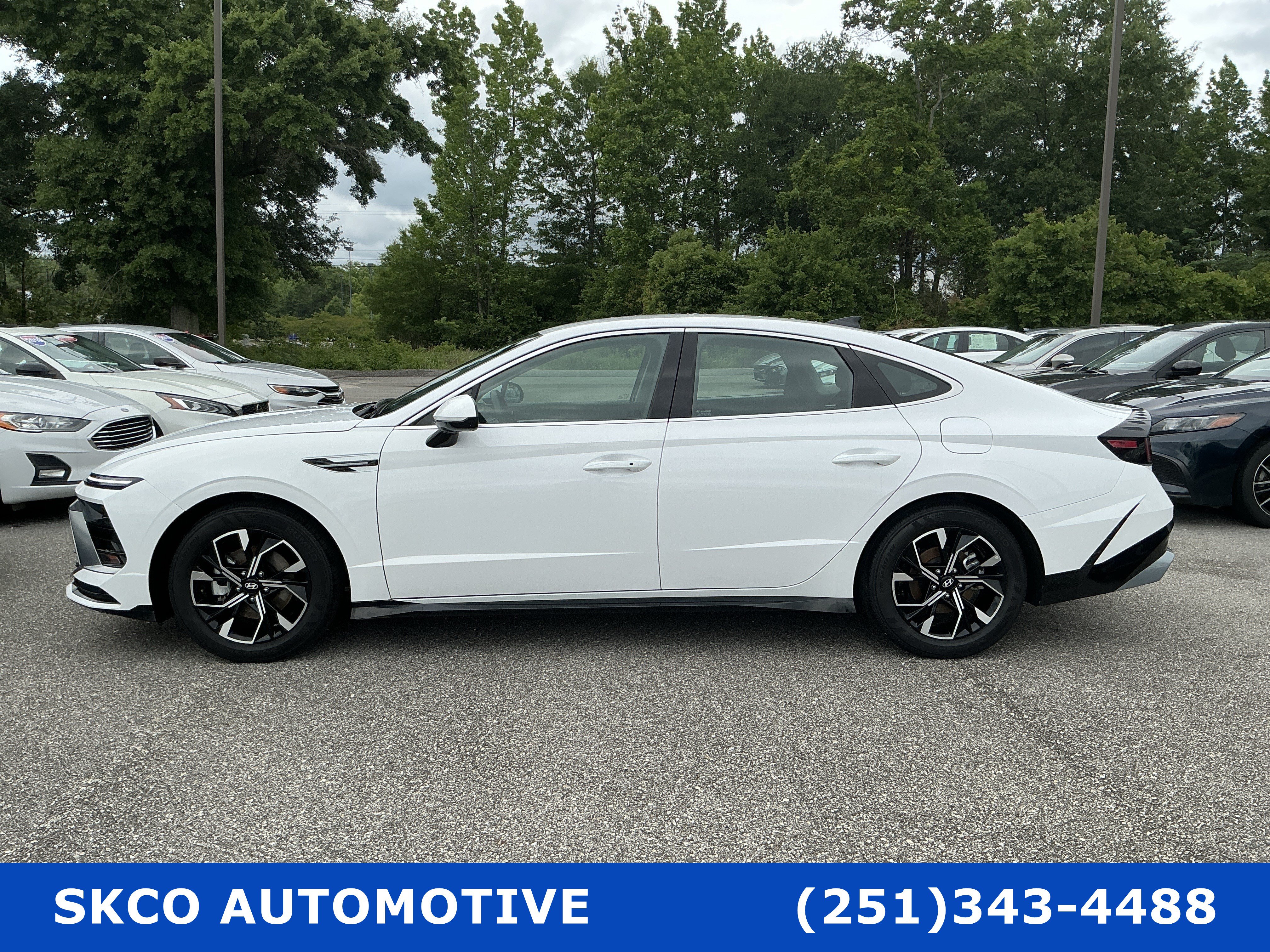 Used 2025 Hyundai Sonata SEL FWD image 2