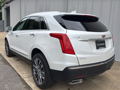 Used 2017 Cadillac XT5 Premium Luxury FWD image 5