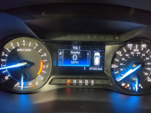 Used 2017 Ford Explorer XLT w/ Class II Trailer Tow Package AWD/4WD image 23