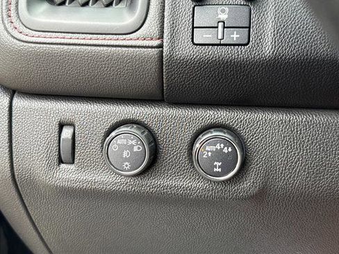 Used 2017 GMC Canyon SLE w/ All Terrain Package AWD/4WD image 25