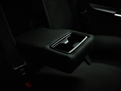 Used 2021 Toyota RAV4 LE image 12