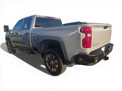 Used 2025 Chevrolet Silverado 2500 Custom w/ Custom Value Package AWD/4WD image 3