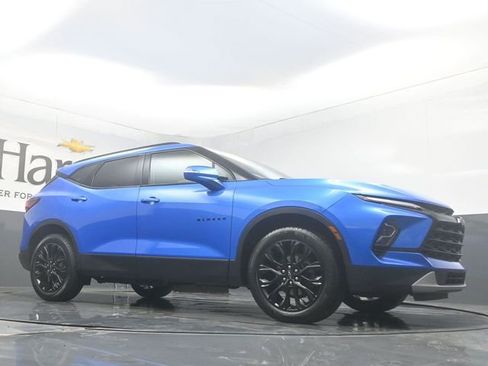 Used 2024 Chevrolet Blazer LT FWD image 2