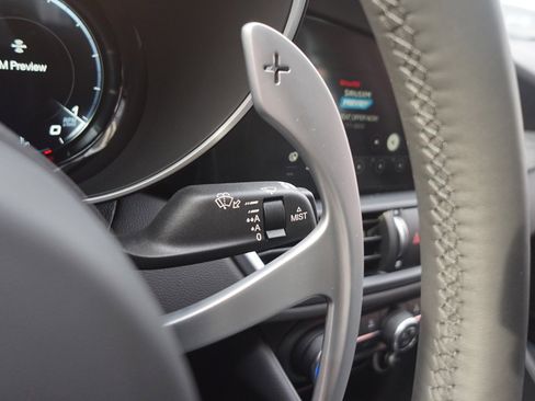 New 2024 Alfa Romeo Giulia Sprint image 18