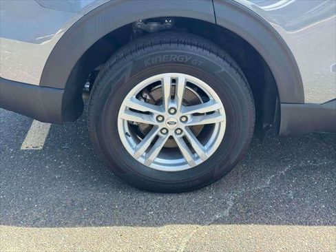 Used 2023 Ford Explorer XLT w/ Equipment Group 202A AWD/4WD image 10