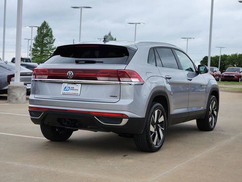 Used 2025 Volkswagen Atlas Cross Sport SE AWD/4WD image 8