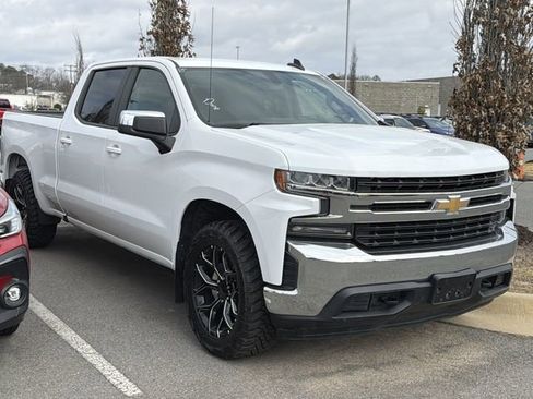 Used 2019 Chevrolet Silverado 1500 LT w/ Remote Start Package image 3