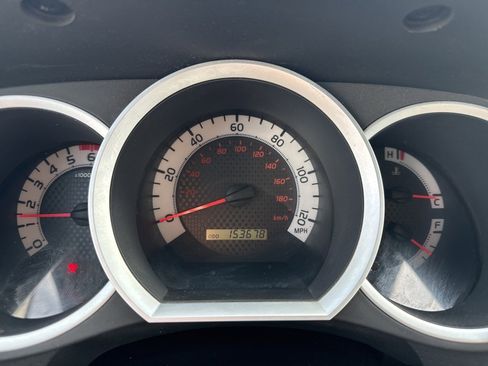 Used 2011 Toyota Tacoma 4x4 Double Cab image 11