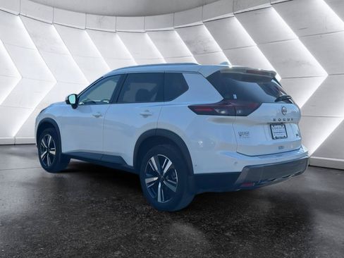 Used 2025 Nissan Rogue SL w/ SL Premium Package FWD image 5