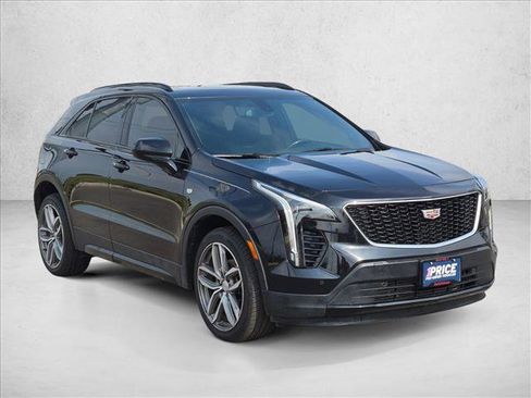Used 2019 Cadillac XT4 Sport w/ Cold Weather Package FWD image 3
