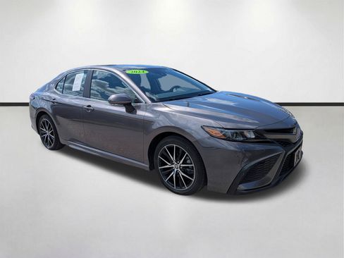 Used 2024 Toyota Camry SE w/ Cold Weather Package AWD/4WD image 1