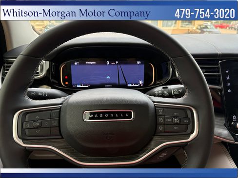 Used 2023 Jeep Wagoneer L Series II AWD/4WD image 16