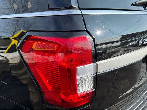 Used 2024 Ford Expedition Max XLT image 25