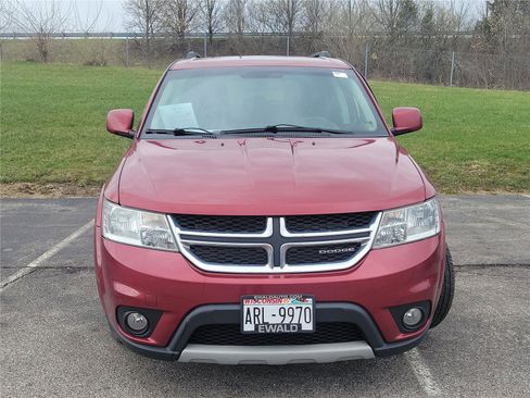 Used 2011 Dodge Journey Mainstreet w/ Popular Equipment Group image 3