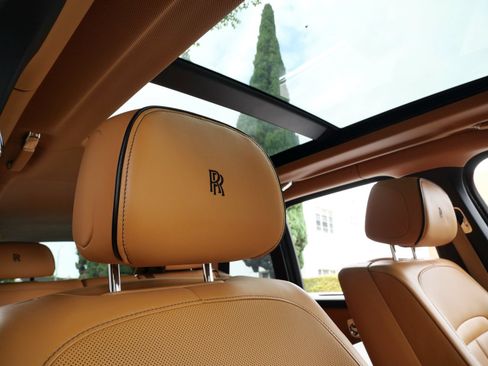 Certified 2019 Rolls-Royce Cullinan AWD/4WD image 10