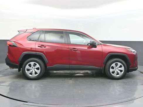 Used 2023 Toyota RAV4 LE FWD image 10
